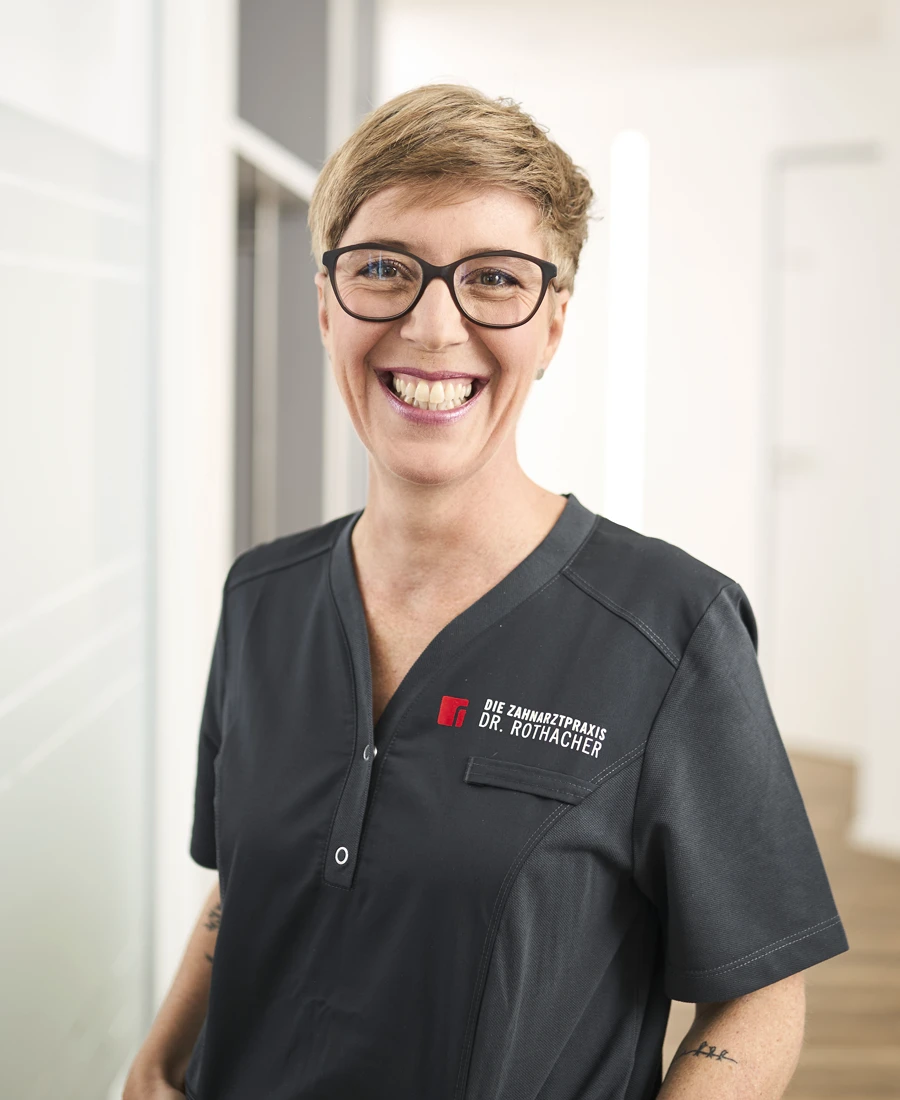 Corinna Kösler, Zahnmedizinische Fachangestellte (ZFA)